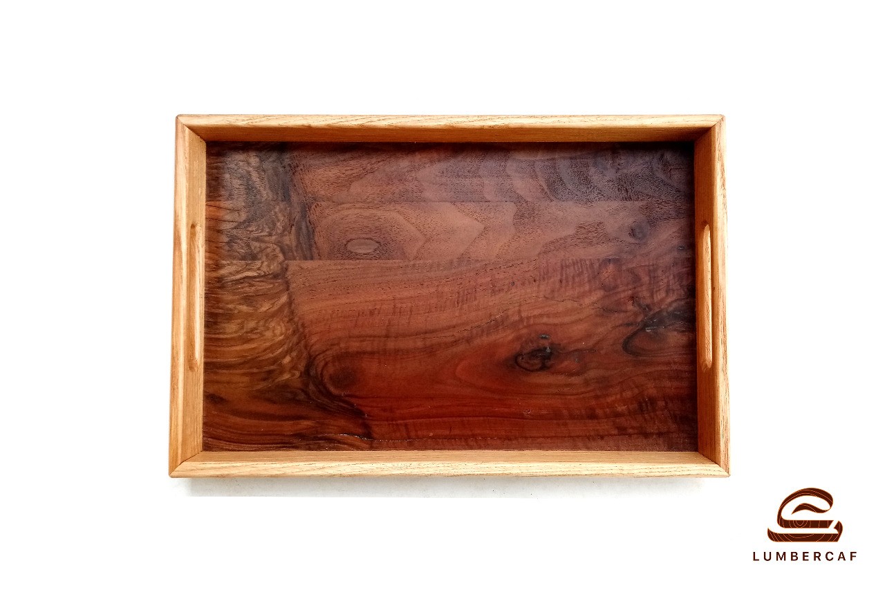 Walnut wood tray with oak slices